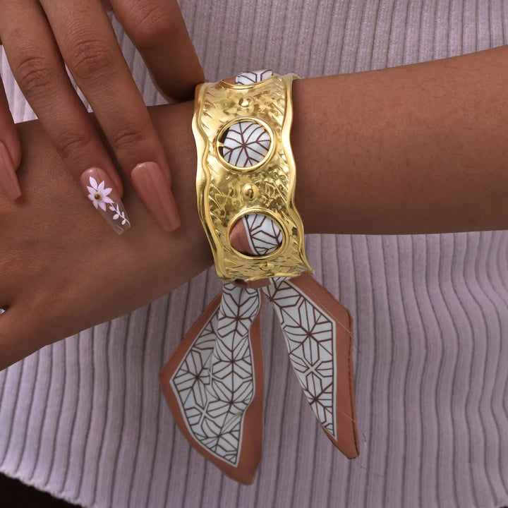 Velra Silk Thread Bracelet