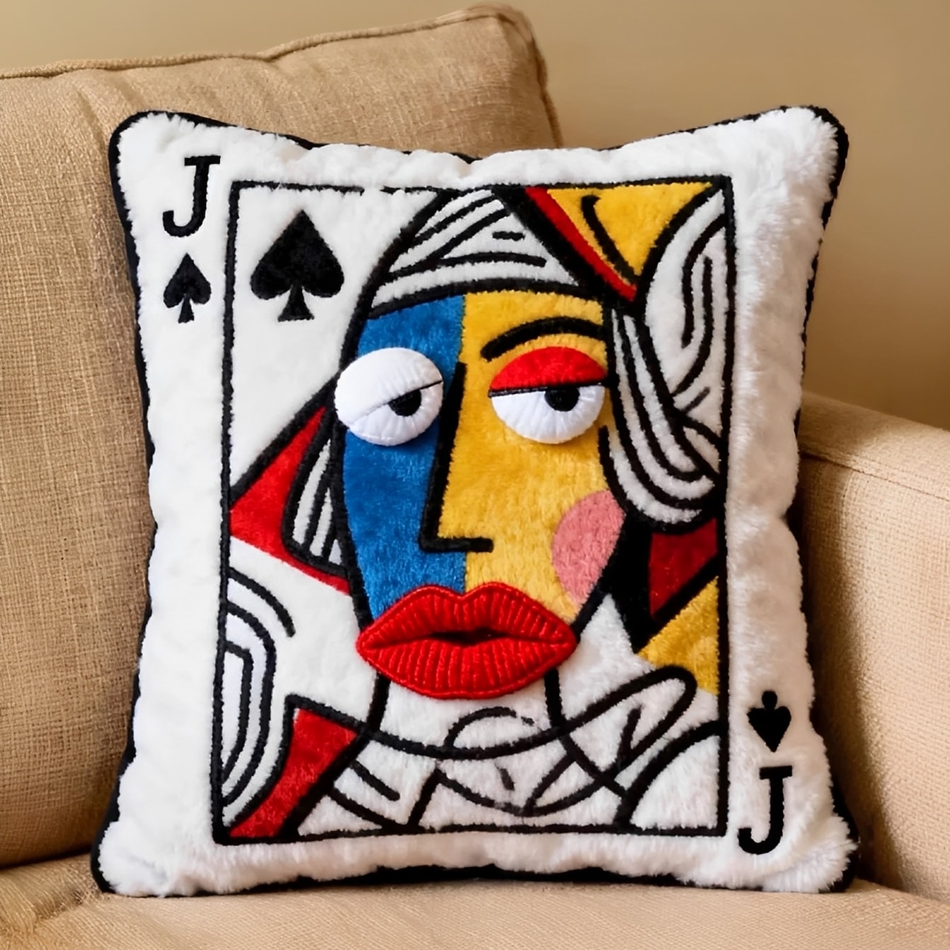 Monroé Plush Spade Pillow – Maison & Fitch